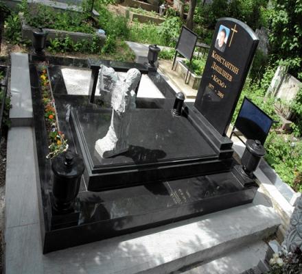 Производство и търговия каменни изделия и мемориални плочи - МОНЕВ 58 ЕТ