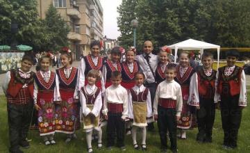 Детски танцов състав Мегданче Детски танцов състав Мегданче