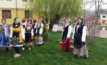 Лазарска и коледарска група в Чавдар-София