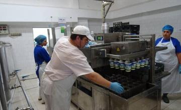 Опаковане на краве кисело мляко в област Бургас Опаковане на краве кисело мляко в област Бургас