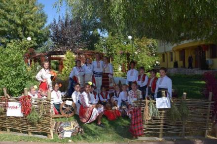 Фолклорна детска група в Чавдар-София - Народно читалище Надежда