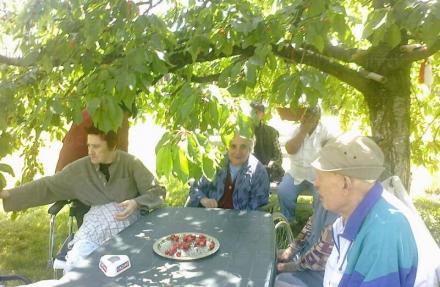 Грижа за възрастни хора в община Костинброд - Безден