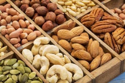 Продажба пресни сурови ядки във Варна-Център - Ядки и кафе Продажба пресни сурови ядки във Варна-Център - Ядки и кафе